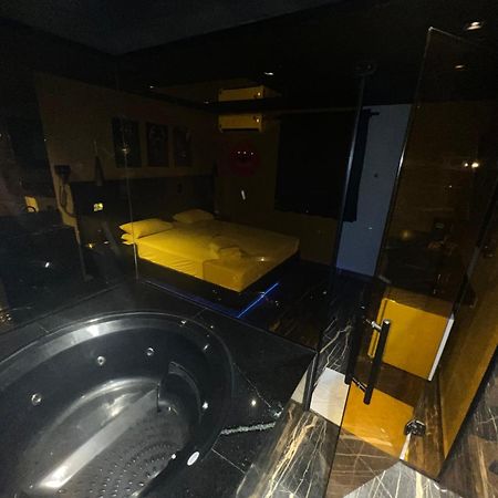 Motel Contigo Гуарульюс Экстерьер фото